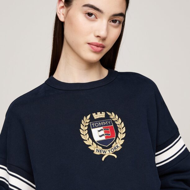 Cumpăra Tommy Jeans Bluză de molton  bleumarin / auriu / roșu / alb