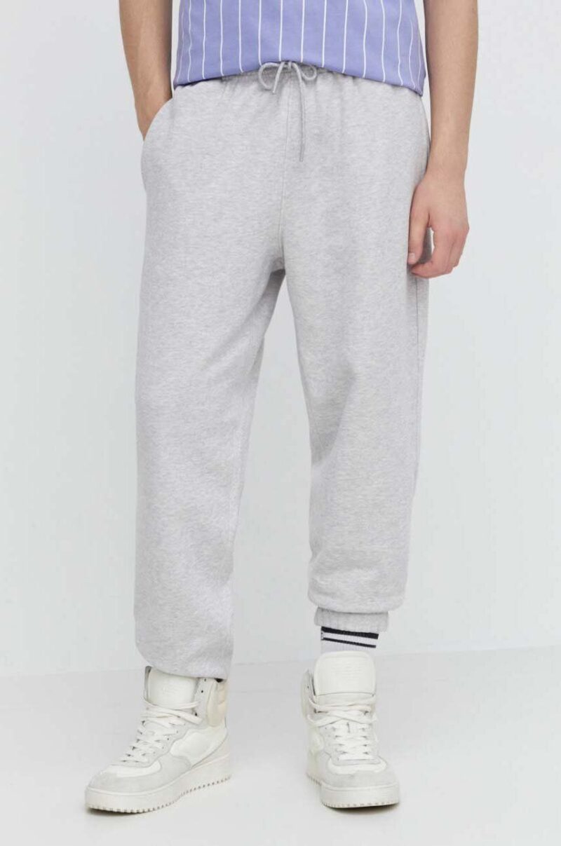 Tommy Jeans pantaloni de trening din bumbac culoarea gri