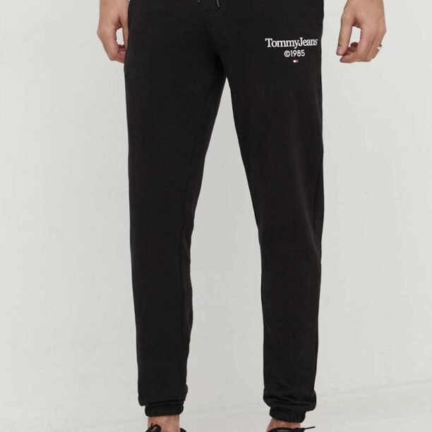 Tommy Jeans pantaloni de trening din bumbac culoarea negru