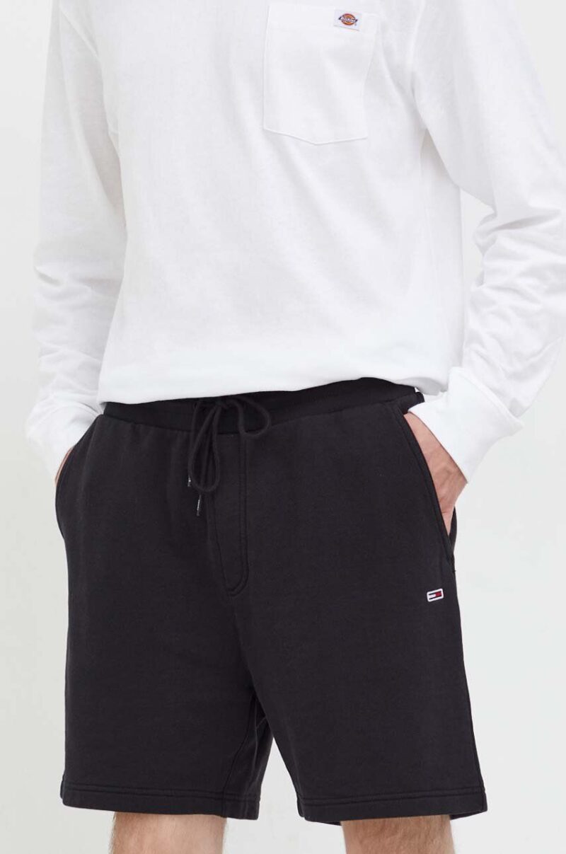 Tommy Jeans pantaloni scurti din bumbac culoarea negru