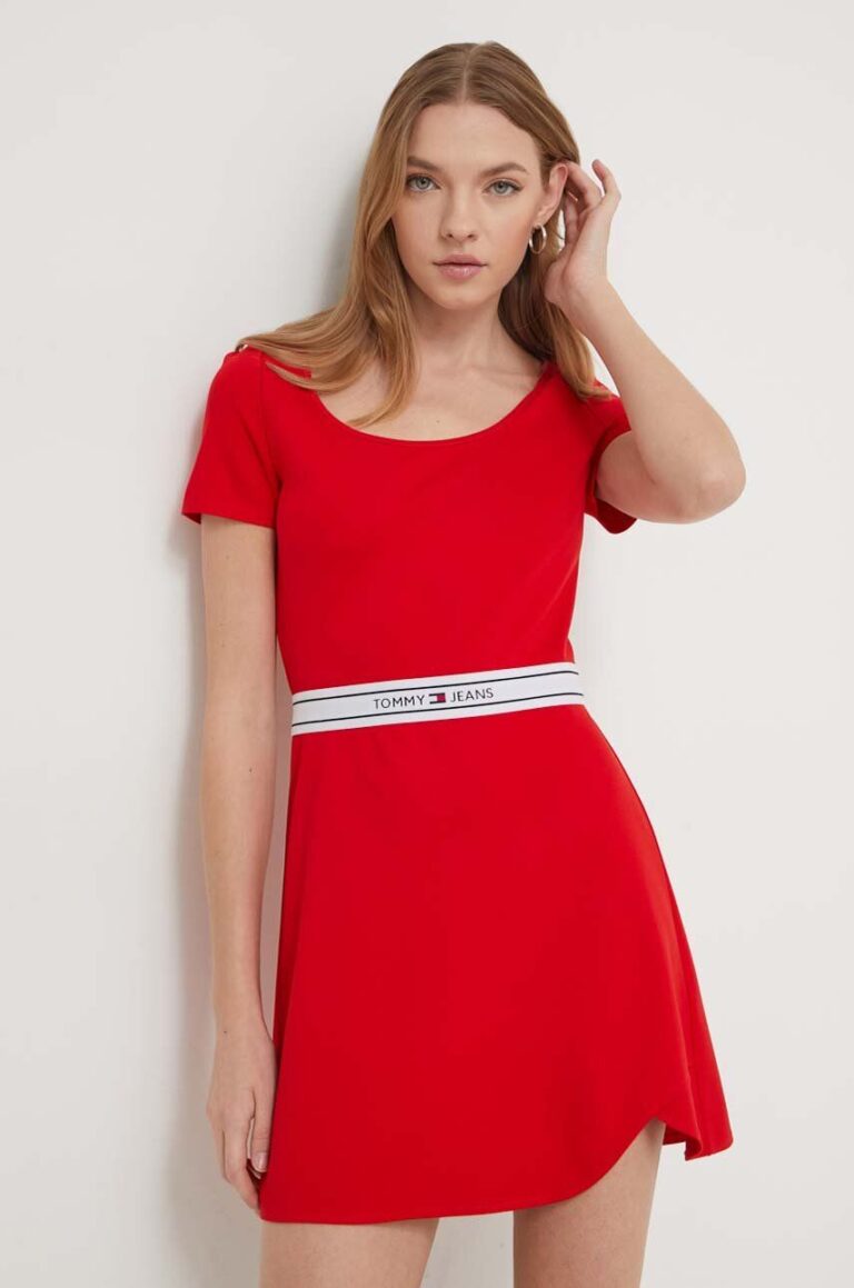 Tommy Jeans rochie culoarea roșu