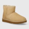 UGG cizme de zapada din piele intoarsa Classic Mini II culoarea bej