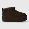 UGG cizme de zăpadă din piele întoarsă Classic Ultra Mini Platform culoarea maro