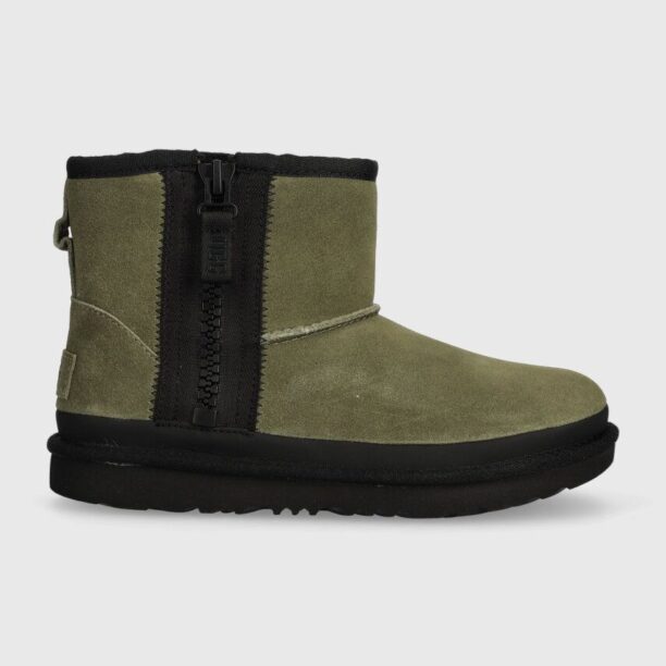 UGG cizme de zapada din piele intoarsa KIDS CLASSIC MINI ZIPPER TAPE L culoarea verde