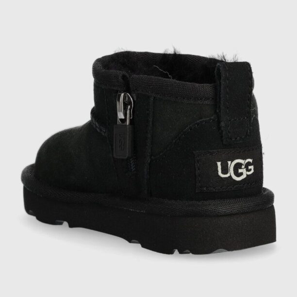 UGG cizme de zapada din piele intoarsa T CLASSIC ULTRA MINI culoarea negru preţ