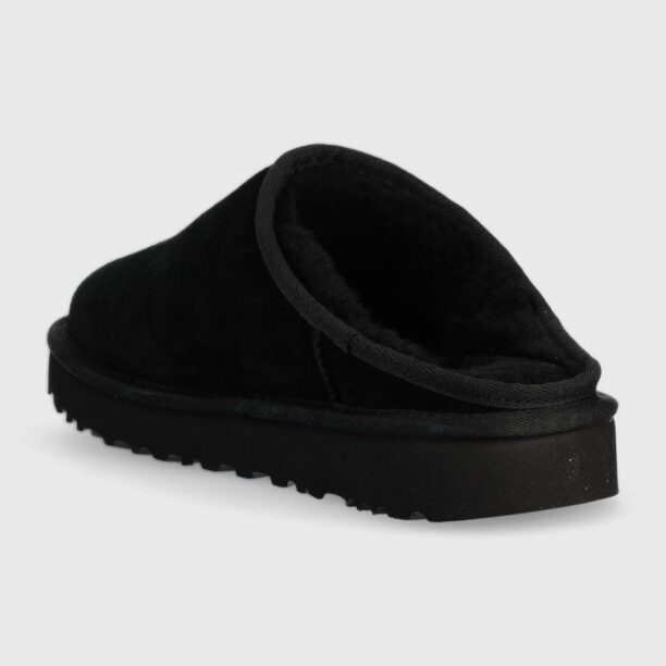 UGG papuci din piele întoarsă M Classic slip-on culoarea negru 1129290.BLK-BLK preţ