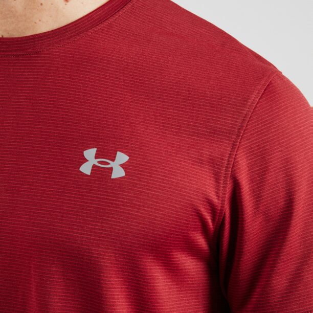 Preţ UNDER ARMOUR Tricou funcțional 'Launch'  roșu carmin