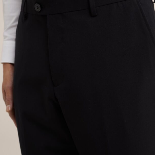 Preţ WE Fashion Pantaloni cu dungă  negru