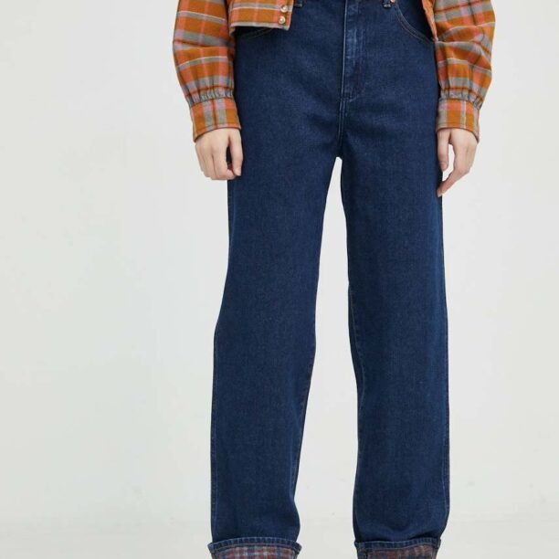 Wrangler jeansi Mom Straight Autumn Days femei