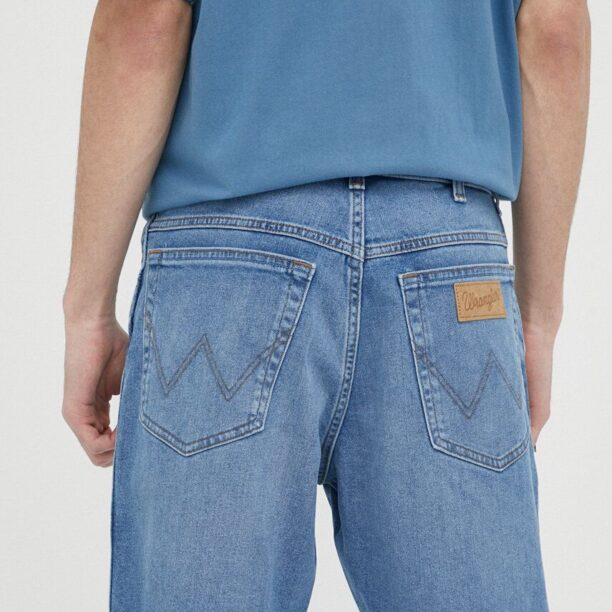 Wrangler pantaloni scurti jeans barbati preţ