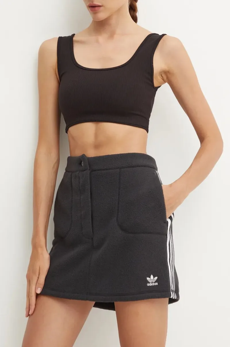 adidas Originals fusta culoarea negru