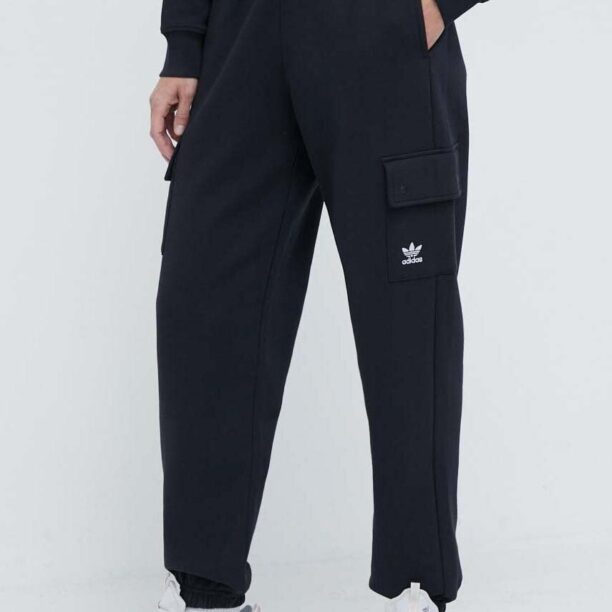 adidas Originals pantaloni de trening Cargo Jogger culoarea negru