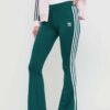 adidas Originals pantaloni de trening Flared culoarea verde