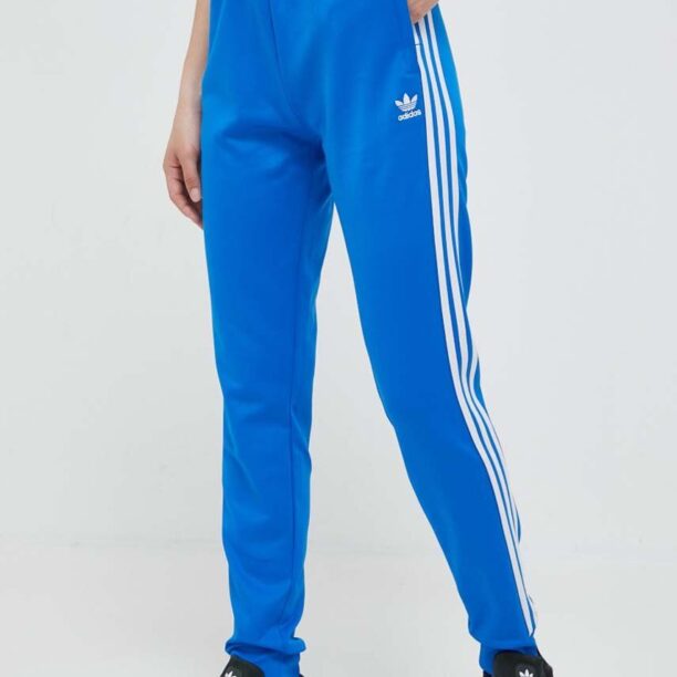 adidas Originals pantaloni de trening cu imprimeu  II0753