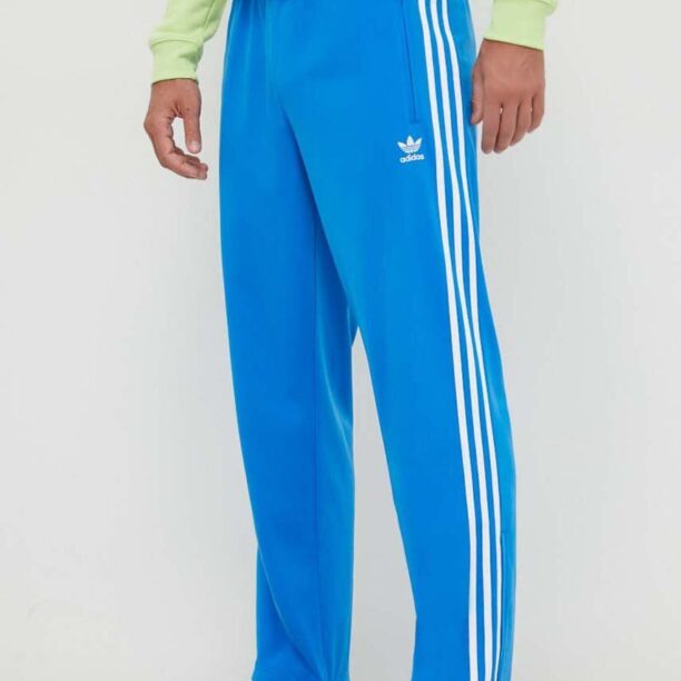 adidas Originals pantaloni de trening cu imprimeu  IJ7056