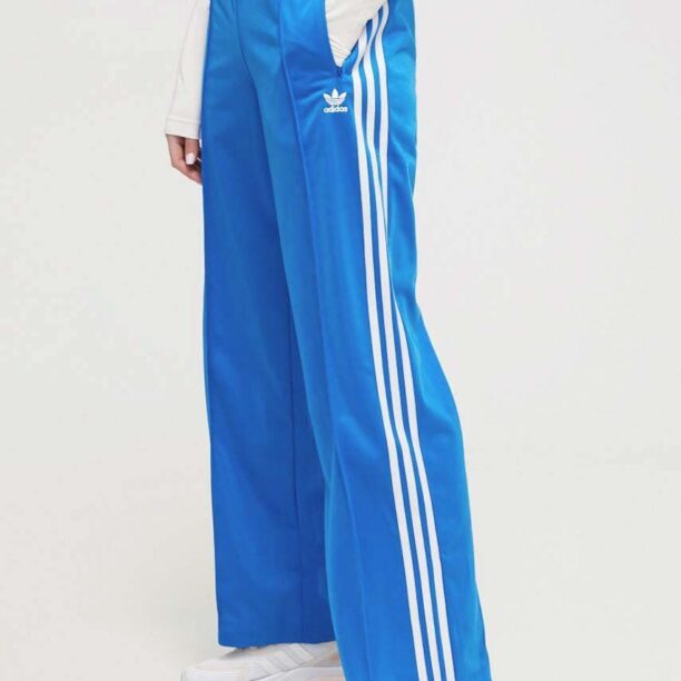 adidas Originals pantaloni de trening cu imprimeu IP0633