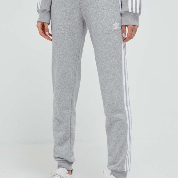 adidas Originals pantaloni de trening culoarea gri