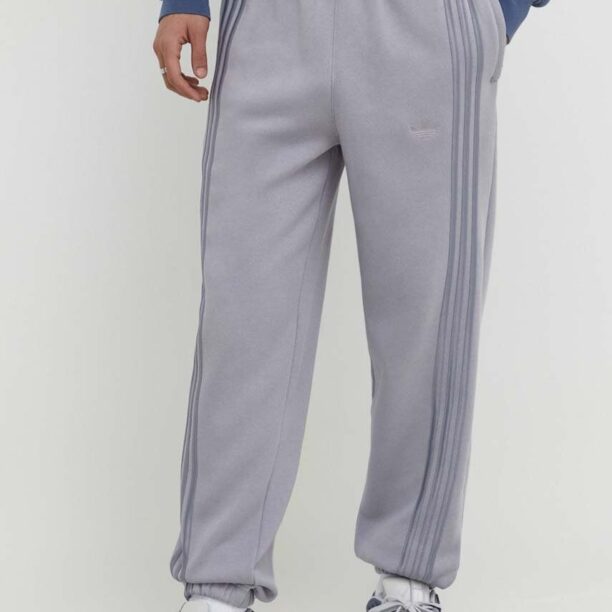 adidas Originals pantaloni de trening culoarea gri