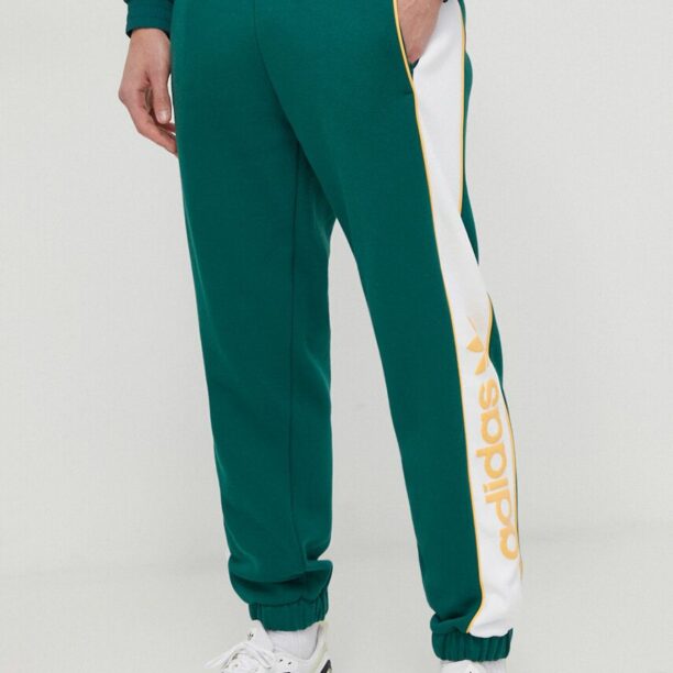 adidas Originals pantaloni de trening culoarea verde