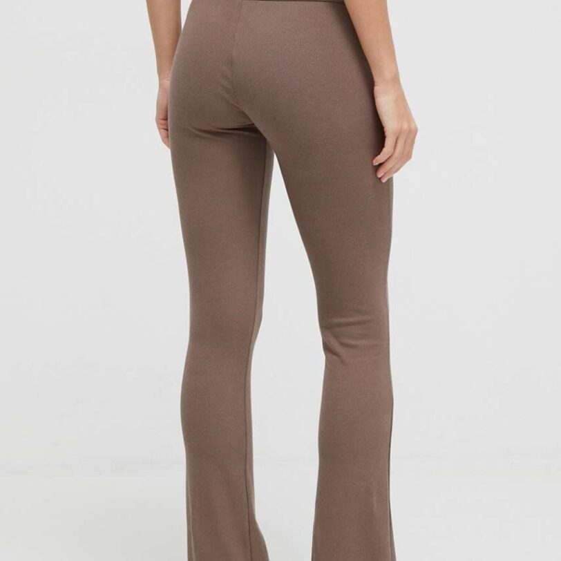 culoarea maro