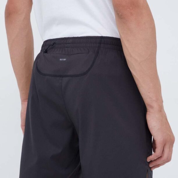 adidas Performance pantaloni scurți de alergare Designed for Running culoarea negru preţ