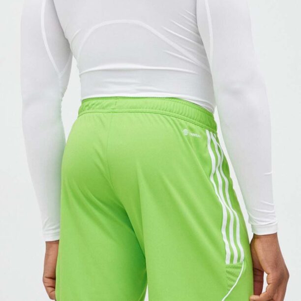 adidas Performance pantaloni scurți de antrenament Tiro 23 culoarea verde preţ