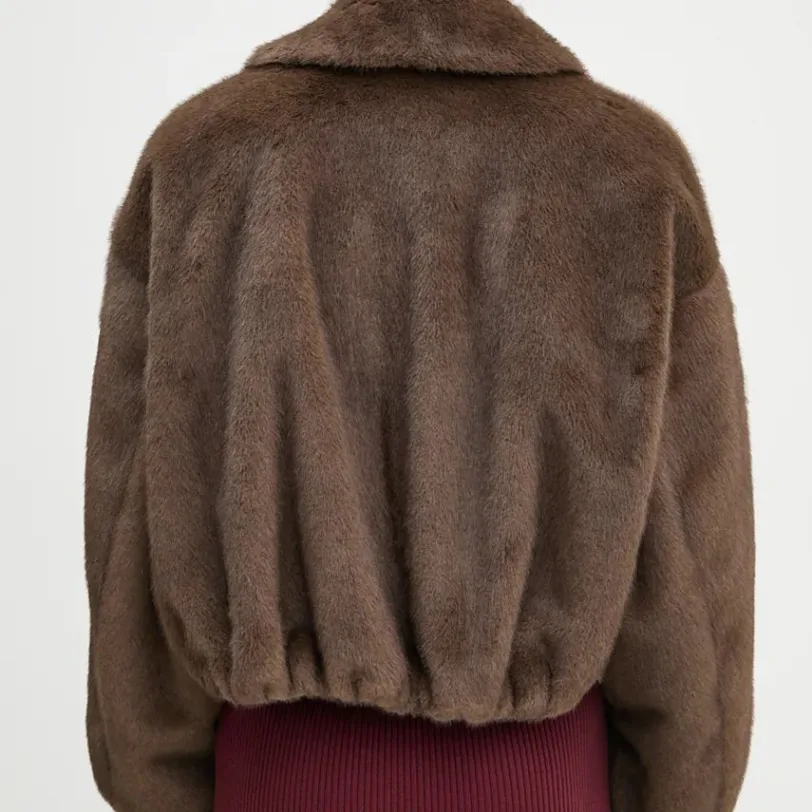 culoarea maro