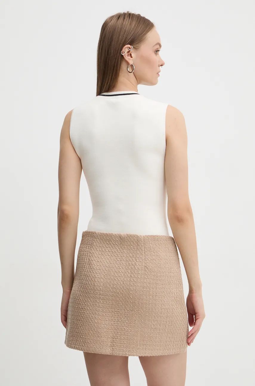 culoarea bej