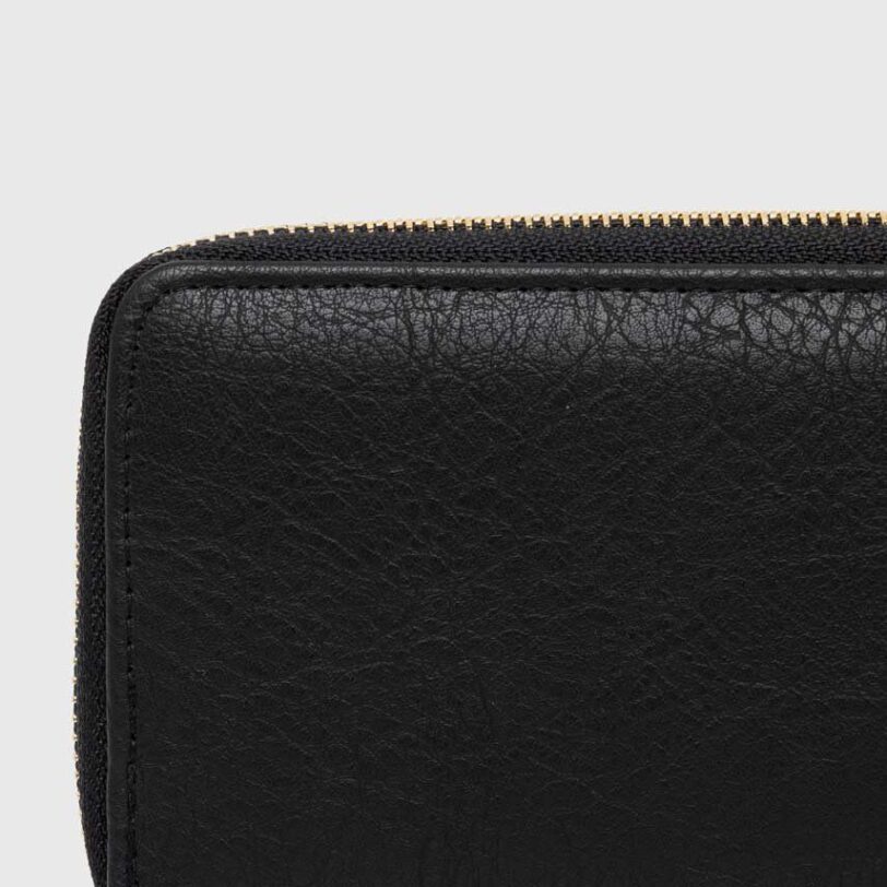culoarea negru