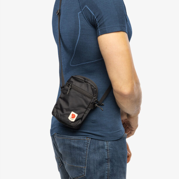 Borsetă Fjallraven High Coast Pocket - black preţ