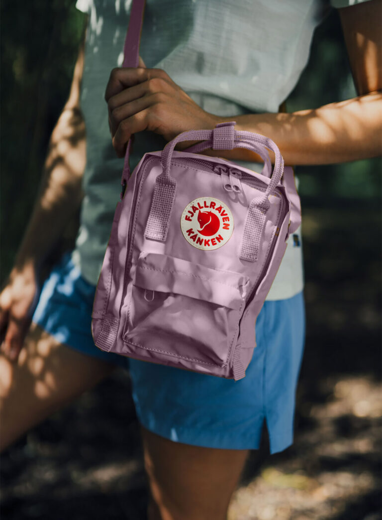 Original Borsetă Fjallraven Kanken Sling - pastel lavender