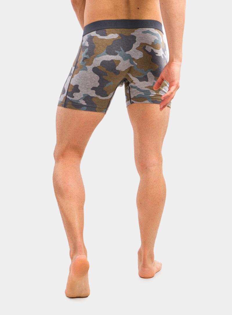 Boxeri barbati SAXX Vibe Boxer Modern Fit - grey supersize camo preţ