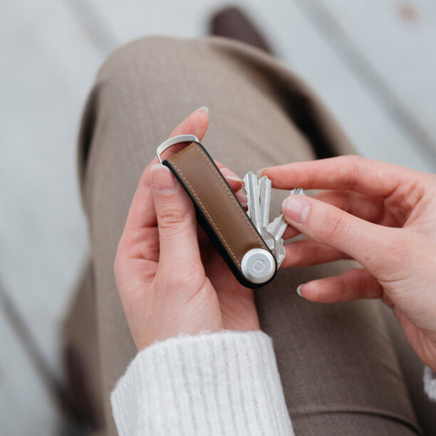 Cumpăra Breloc Orbitkey Leather Hybrid - acorn