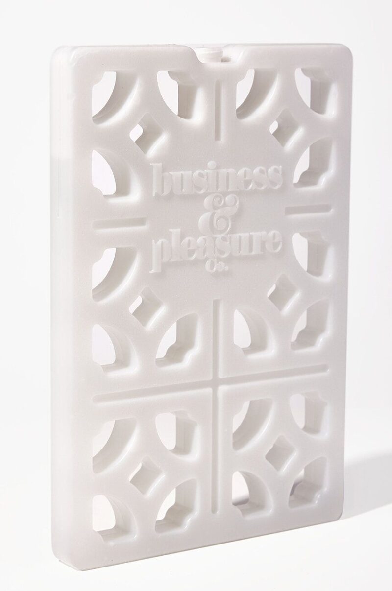 Business & Pleasure Co. inserție de răcire Breeze Block Ice Pack preţ