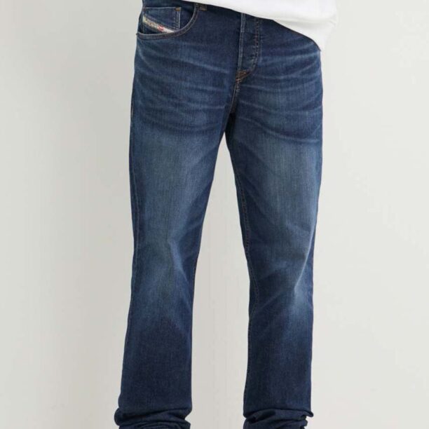 Diesel jeansi 2023 D-FINITIVE L.34 PANTALONI barbati A10231.09J47