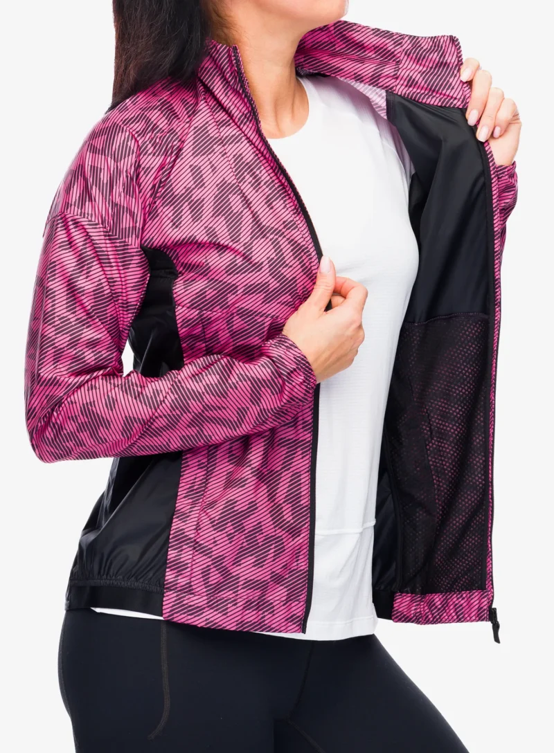 Preţ Geaca alergare femei adidas TERREX Trail Running Wind Jacket - pink fusion/aurora black