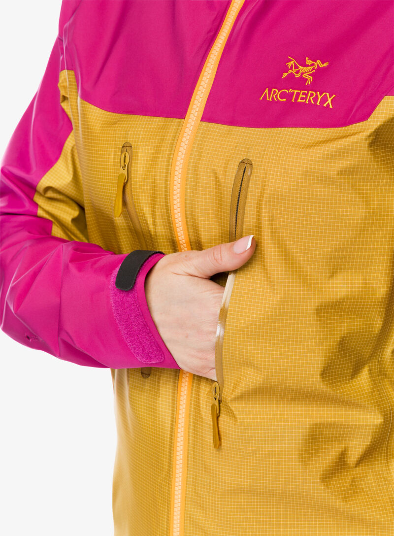 Preţ Geaca de munte femei Arcteryx Alpha Jacket - yukon/amaranthus/edziza