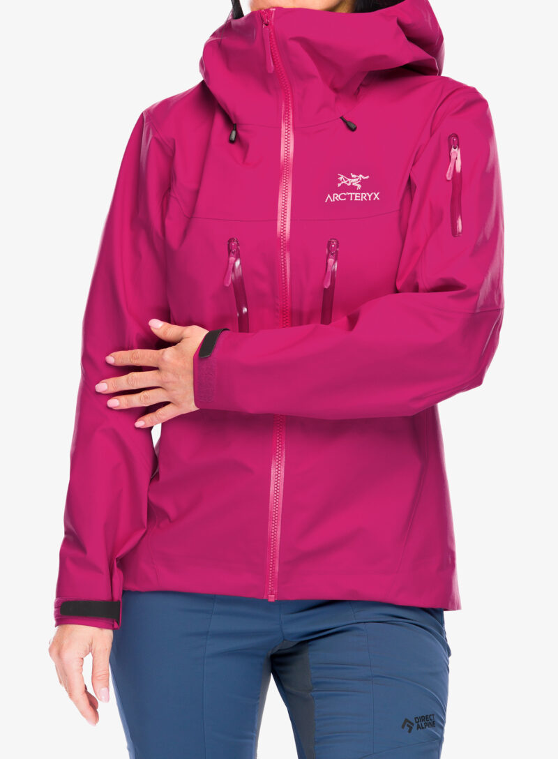 Cumpăra Geaca de munte femei Arcteryx Alpha SV Jacket - amaranthus