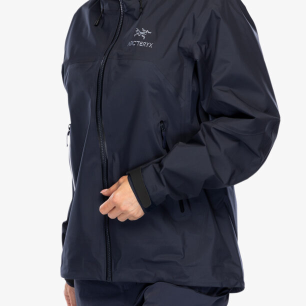 Cumpăra Geaca de munte femei Arcteryx Beta AR Jacket Stormhood - black sapphire