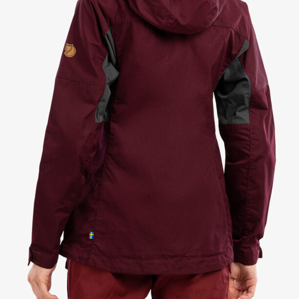 Geaca femei Fjallraven Kaipak Jacket - dark garnet/dark grey preţ