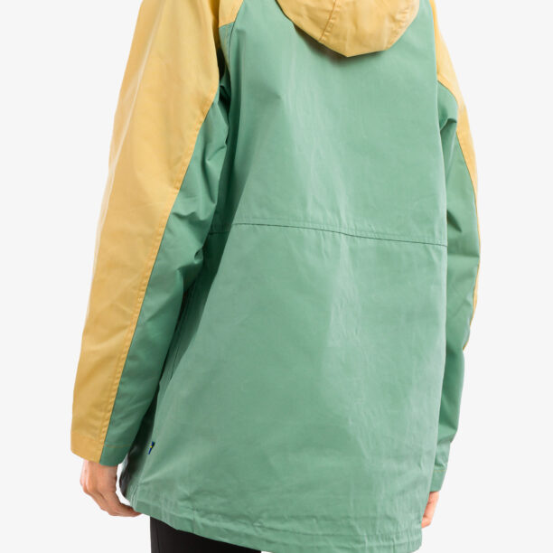 Geaca femei Fjallraven Vardag Anorak - mais yellow/aloe green preţ