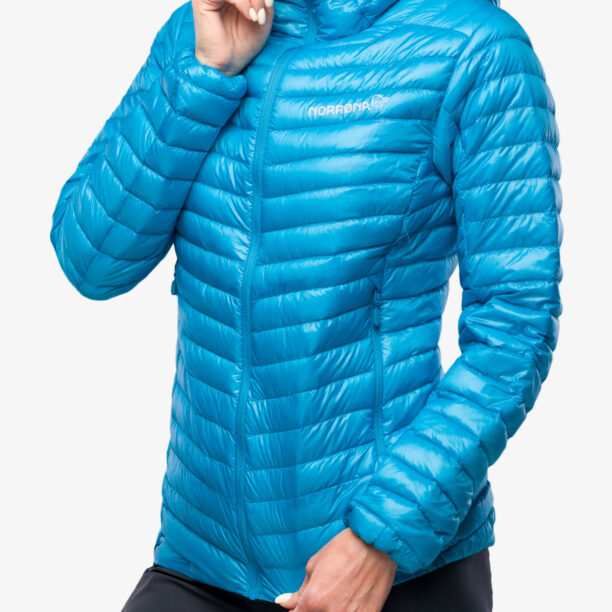 Cumpăra Geaca femei Norrona Trollveggen Superlight Down850 Hood - hawaiian surf