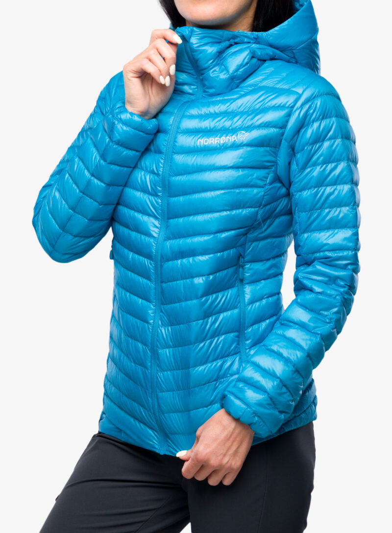 Cumpăra Geaca femei Norrona Trollveggen Superlight Down850 Hood - hawaiian surf