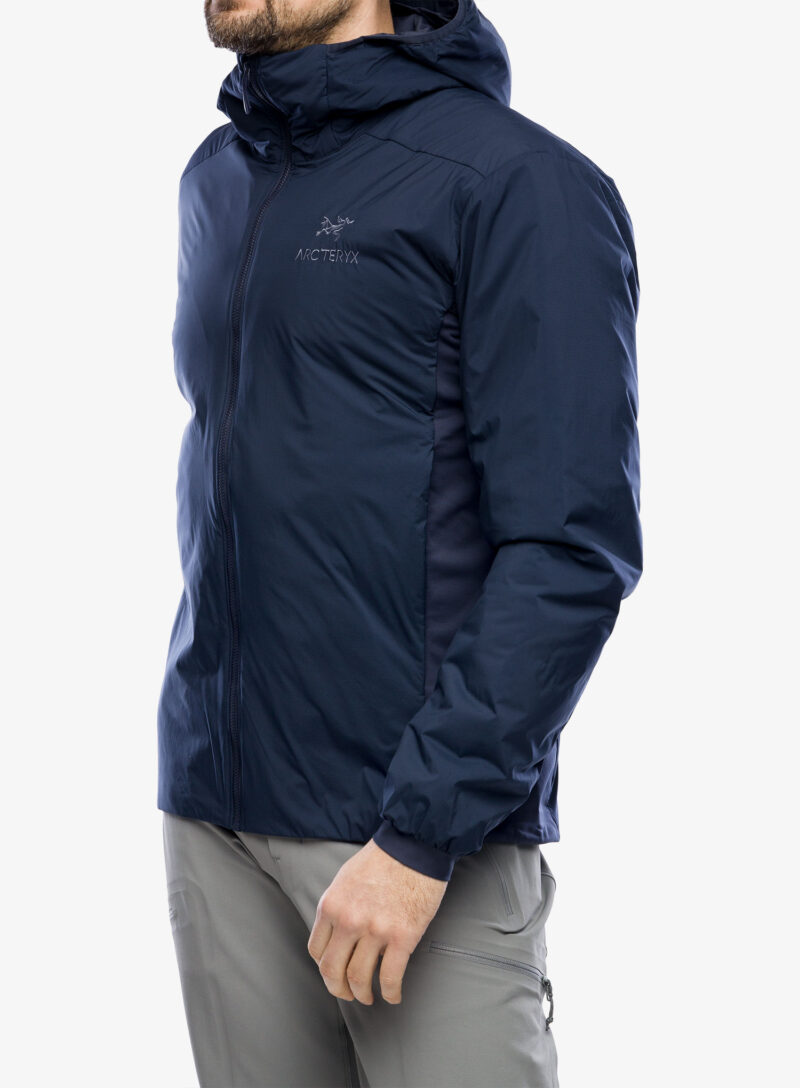 Cumpăra Geaca izolată Arcteryx Atom Hoody - black sapphire