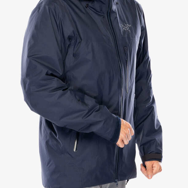 Cumpăra Geaca izolată Arcteryx Beta Insulated Jacket - black sapphire