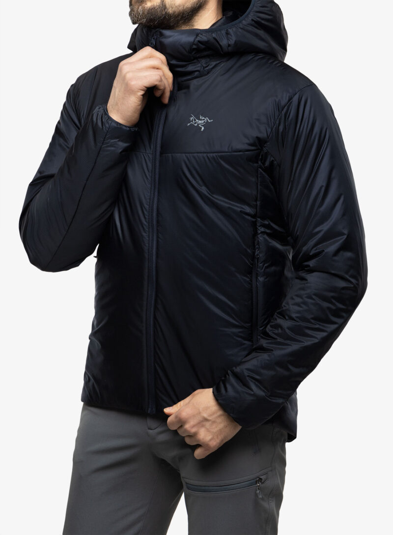 Cumpăra Geaca izolată Arcteryx Nuclei Hoody - black sapphire