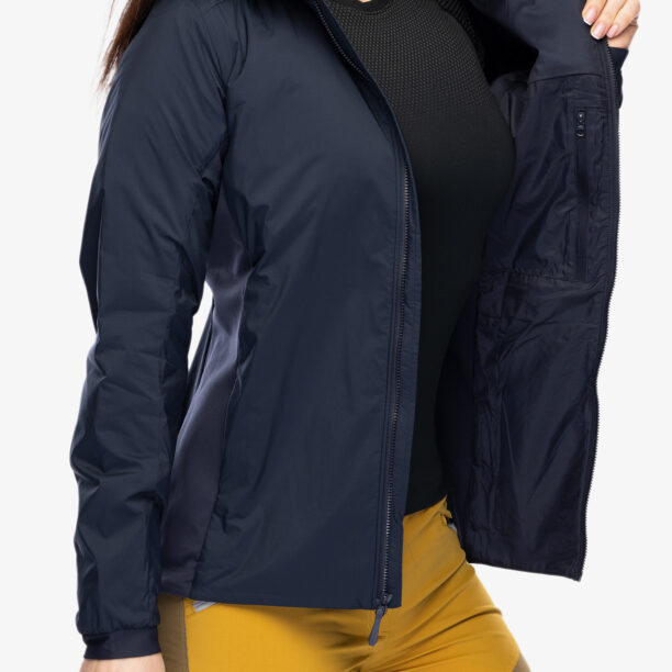 Preţ Geaca izolată pentru femei Arcteryx Atom Jacket - black sapphire