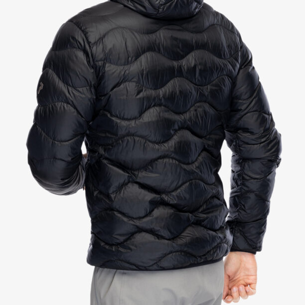 Geaca matlasata Peak Performance Helium Down Hood Jacket - blk preţ