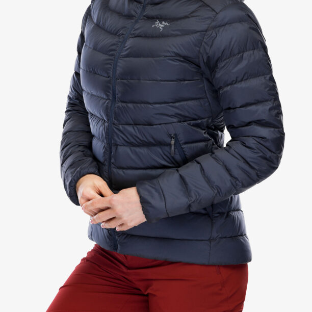 Cumpăra Geaca matlasata femei Arcteryx Cerium Hoody - black sapphire