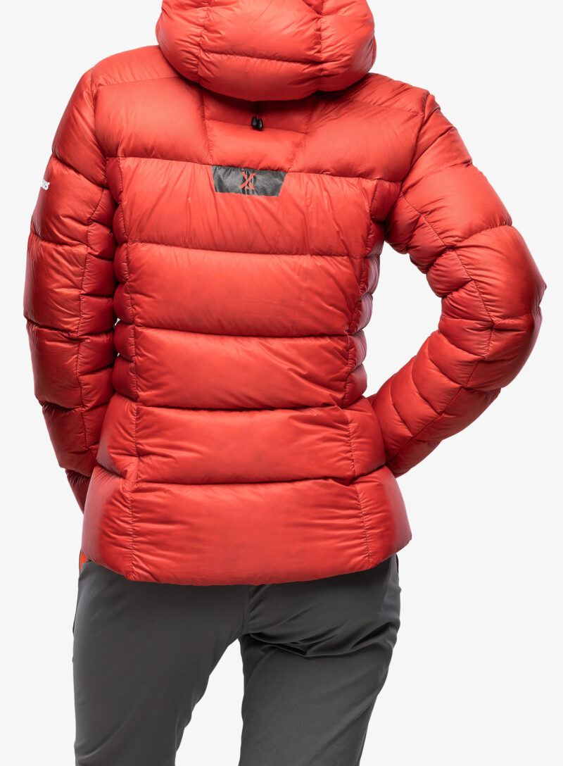 Geaca matlasata femei Berghaus MTN Arete Ultra Down Hoody - goji berry/haute red preţ